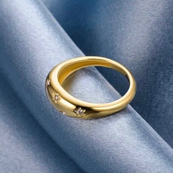 NWT Star Dome Ring 18K Yellow Gold Plated Encrusted With Cubic Zirconia SZ.9 - Picture 3 of 10